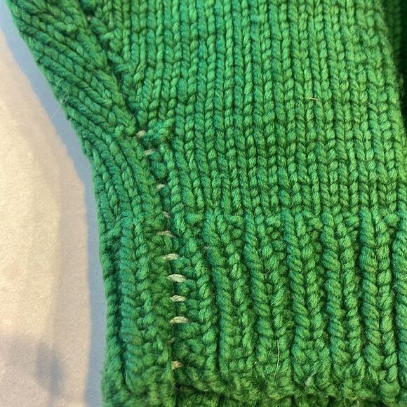 Homemade women’s cardigan size medium to large see measurements green super cool - Picture 4 of 10